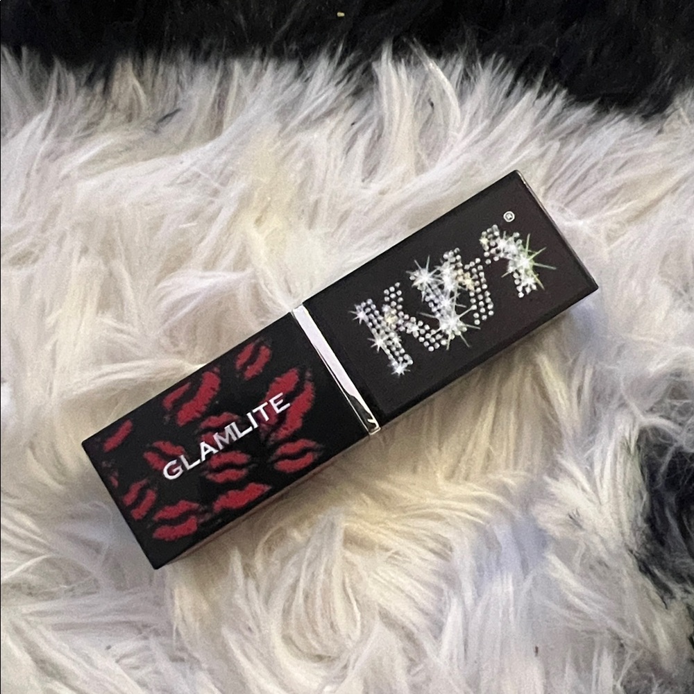 GLAMLITE KISS Lick It UP lipstick